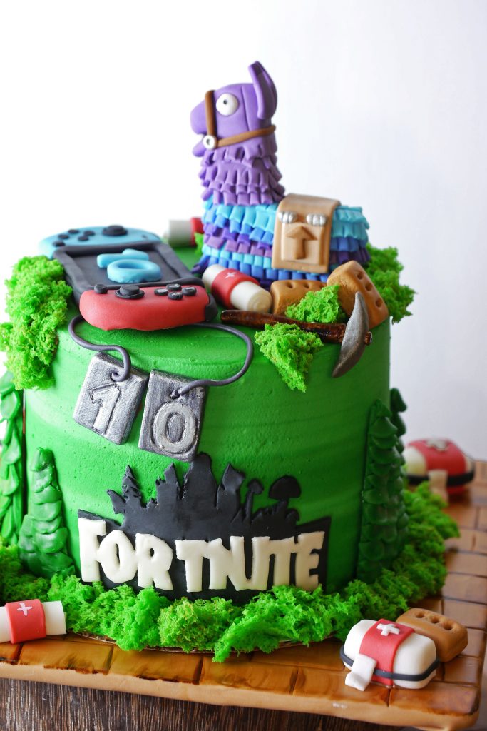 How To Make Fortnite Birthday Cake | How To Make Fortnite Logo For Your Cake  | Fortnite Cake - YouTube